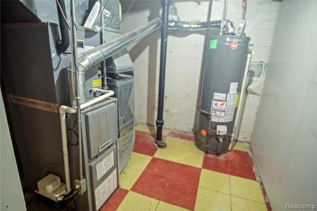 Building Photo - 24101 Westhampton St