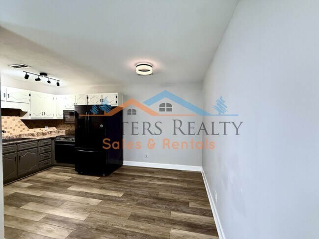 Building Photo - 2 Bedroom Condo on Chapman Mountain