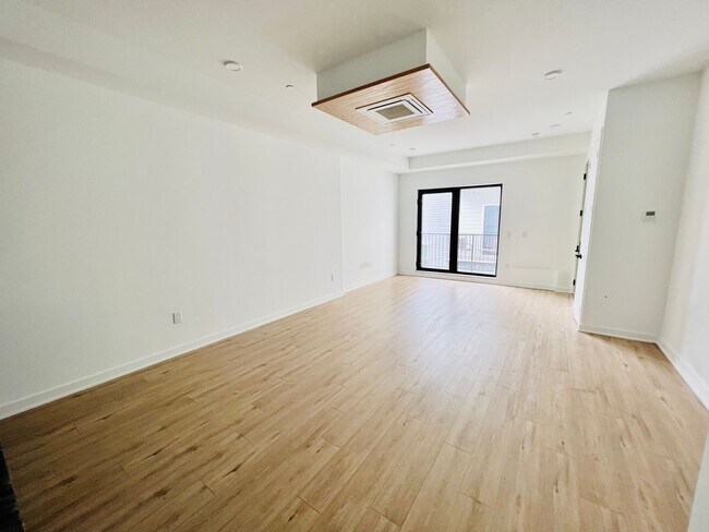 Building Photo - 1306 N Front St