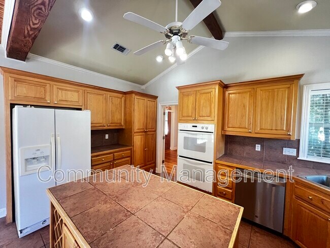 Building Photo - 6011 Riverbrook Dr