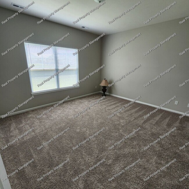 Building Photo - New Maintenance Free 2 Bedroom Home
