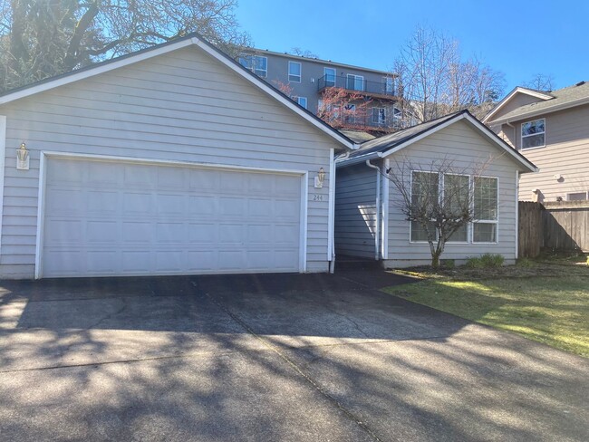 Primary Photo - Nice Single Level On a Quiet Street In SE ...