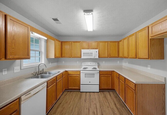 Building Photo - 7 Hartsfield Dr