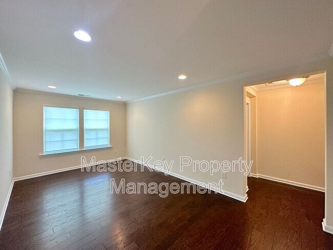 Building Photo - 761 McRae Rd