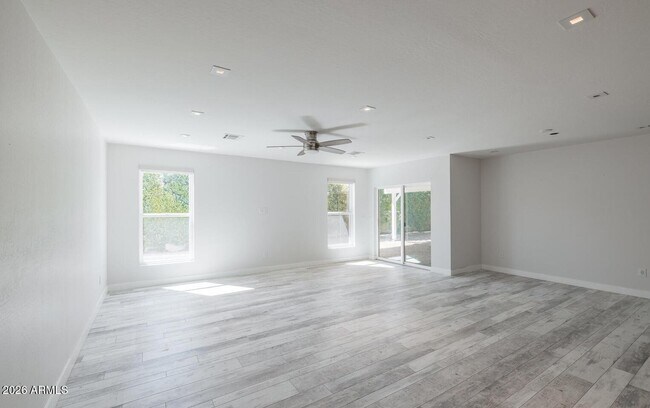 Building Photo - 6929 E Mariposa Dr