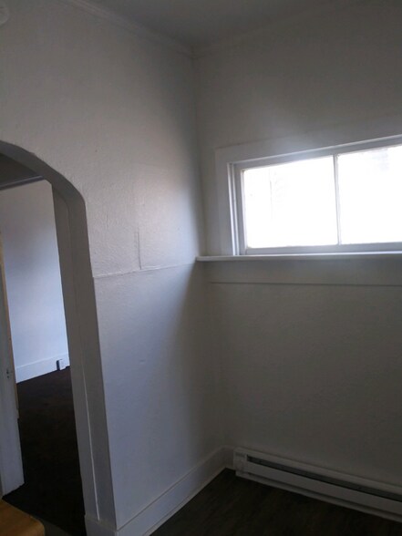 Building Photo - 1024 Marion