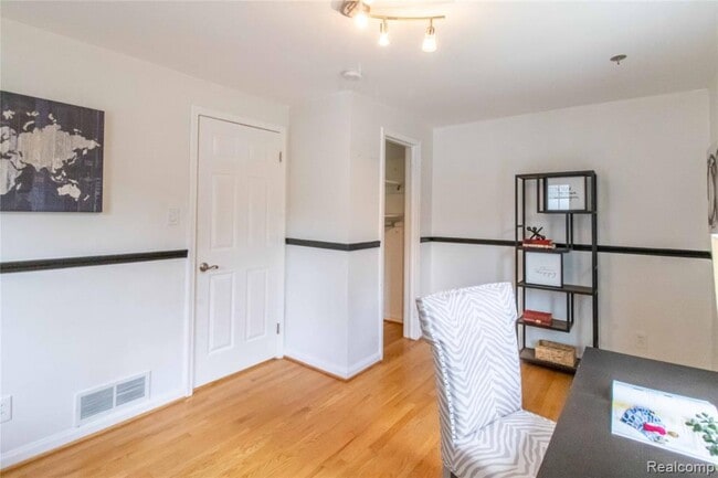 Building Photo - 1834 Fairview St