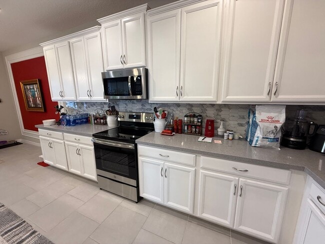 Building Photo - 4/2 Groveland Builder Model Home