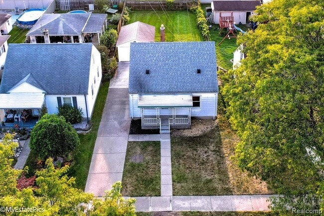 Building Photo - 6151 Helen St