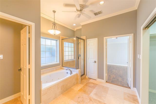 Building Photo - 3913 Overlake Dr