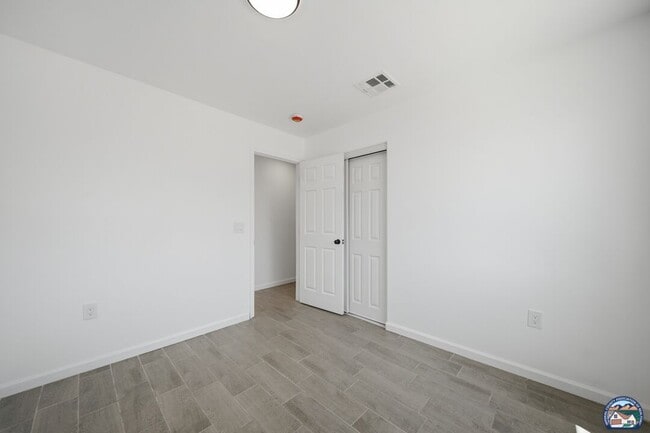 Building Photo - 1077 Wozencraft St