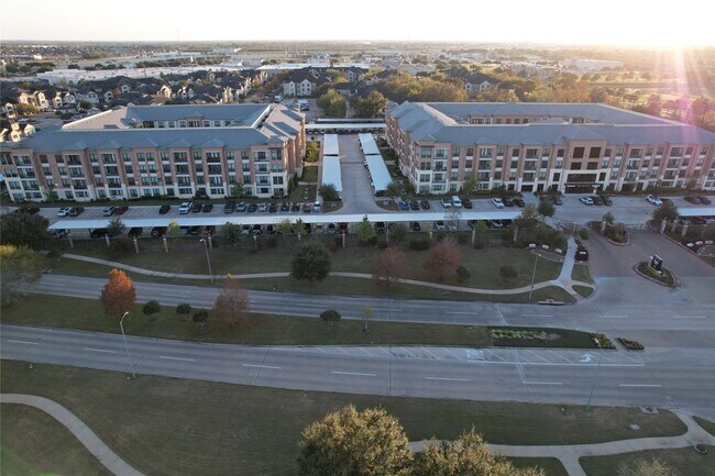 Building Photo - 7204 Town Center Blvd Blvd