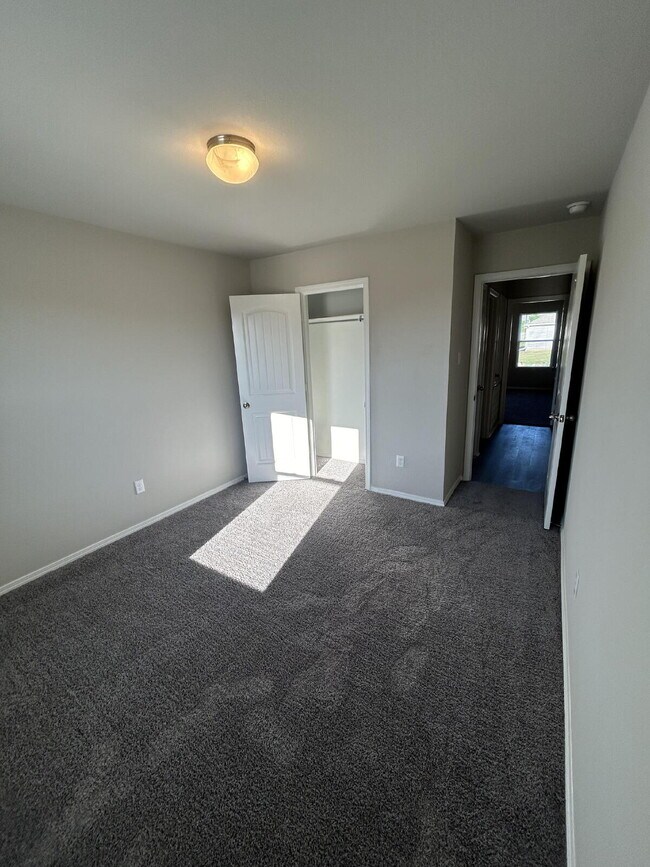 Building Photo - "Charming 3-Bed, 2-Bath Brookland Home wit...