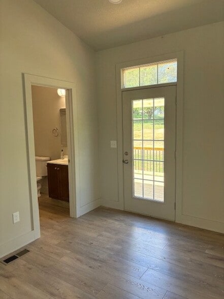 Building Photo - 209 Summit Rd