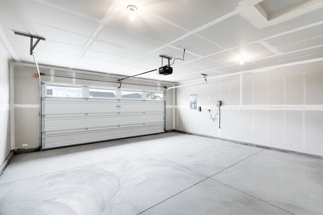 Building Photo - 3069 S Trafori Ave