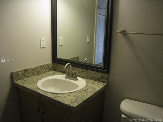 Building Photo - 1555 N Treasure Dr