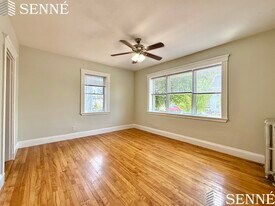 Building Photo - 6 Sherborn Ct