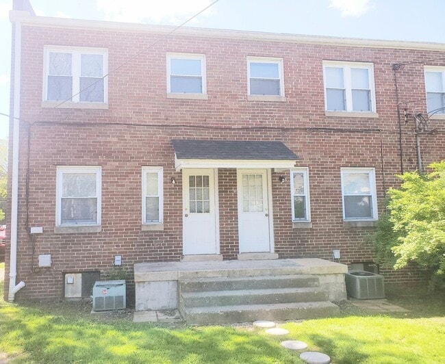 Building Photo - 230-232 W Pacemont