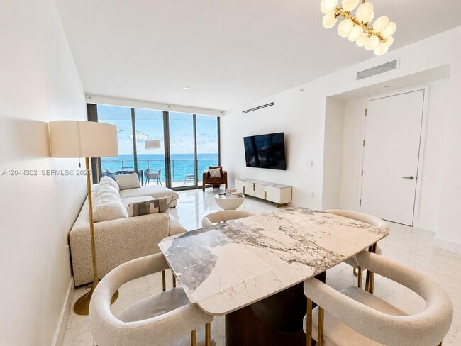 Building Photo - 15701 Collins Ave