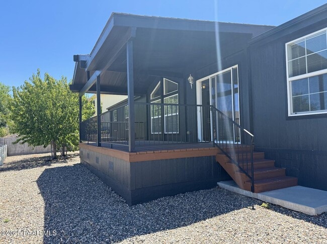 Building Photo - 1116 Samantha St