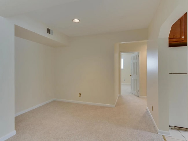 Primary Photo - 103 Skyhill Rd