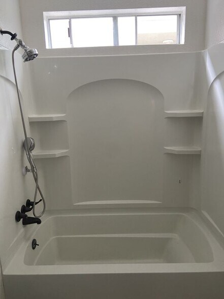 Building Photo - 10920 Moorpark