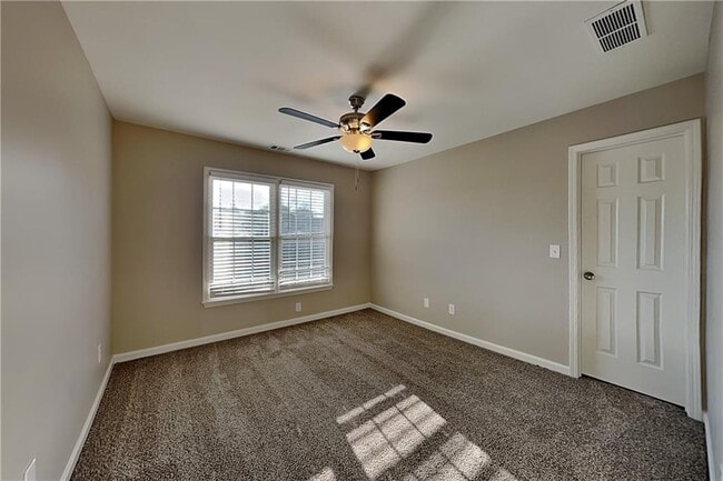 Building Photo - 149 Crestview Dr