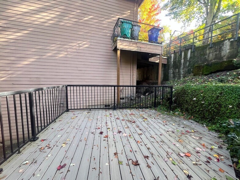 Building Photo - 4900-4902 SW Slavin Rd