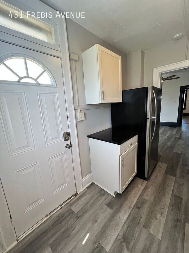 Building Photo - 431 Frebis Ave