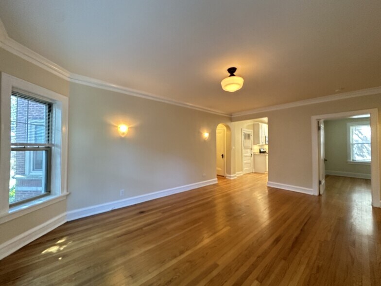 Building Photo - 912 Crain St