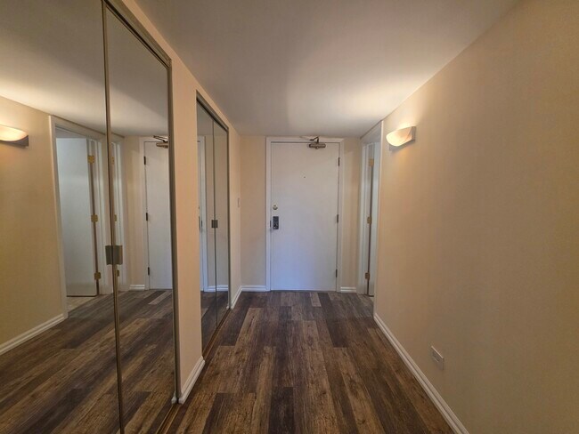 Building Photo - 375 Plum Creek Dr