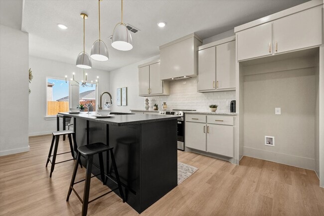 Building Photo - 1410 Farmhouse Ave