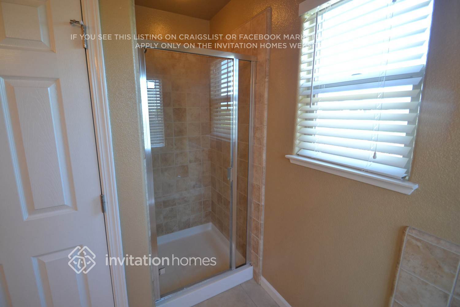 Building Photo - 1346 La Guardia Cir