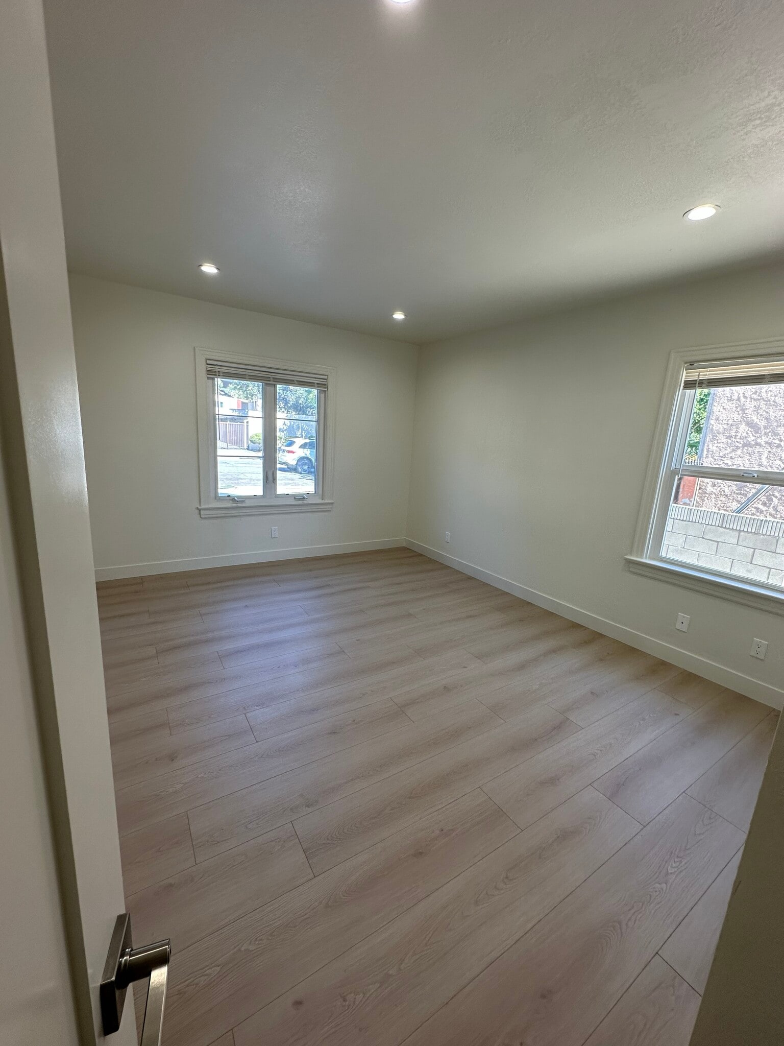 Building Photo - 217 Sinclair Ave