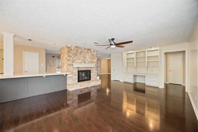 Building Photo - 9871 Sageaspen Ln