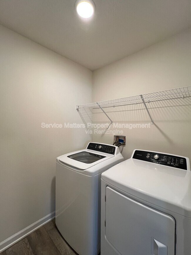 Building Photo - 4080 Roosevelt Way