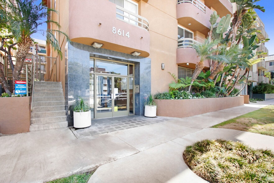 8614 Burton Way Apartments 8614 Burton Way Los Angeles CA 90048 Apartment Finder