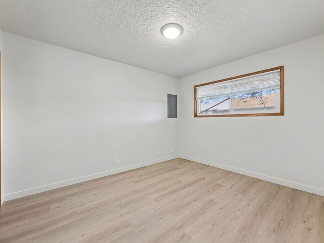 Building Photo - CHASD02