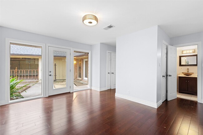 Building Photo - 10219 Chatterton Dr