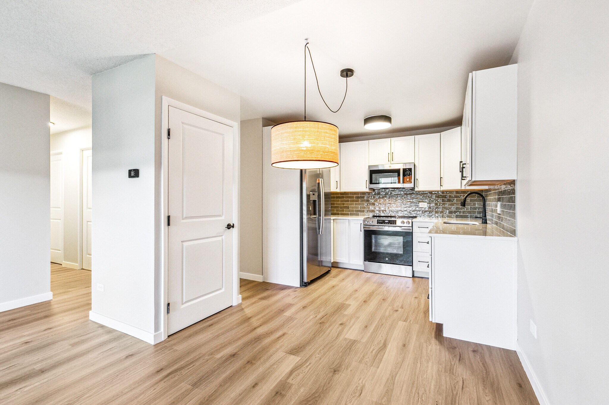 Building Photo - 725 S Alton Way