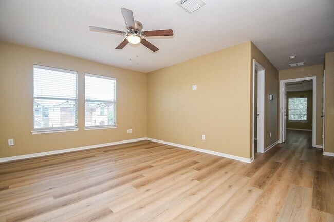 Building Photo - 402 New Hope Ln