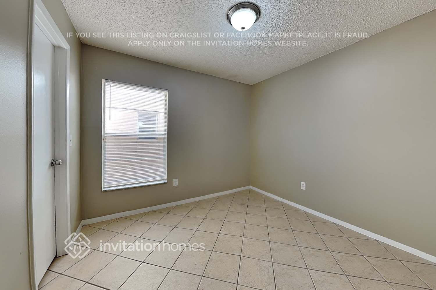 Building Photo - 1410 High Knoll Dr