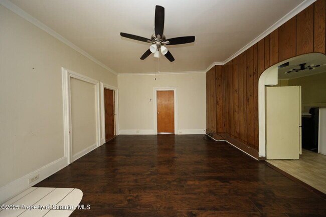 Building Photo - 306 S Hyde Park Ave