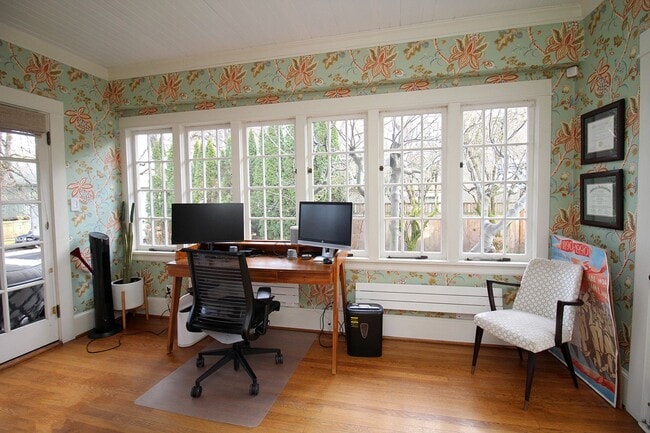 Building Photo - 2343 NE 21st Ave