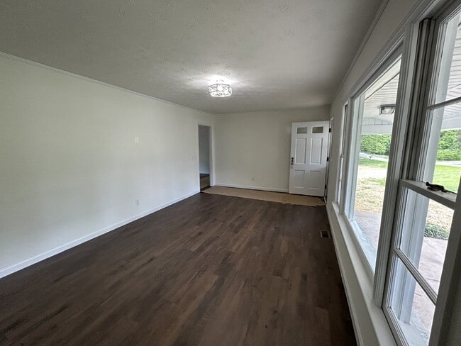 Building Photo - 3 BD 1.5 BA remodeled home for rent in Mon...