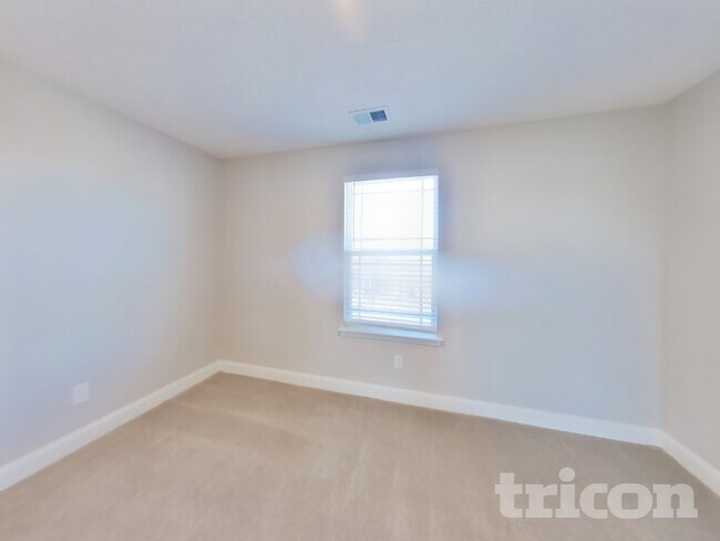 Building Photo - 716 Cedar Ln