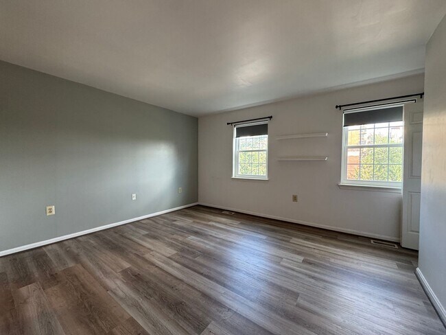 Building Photo - Bright and Cozy 1 Bed 1 Bath Condo In Beau...