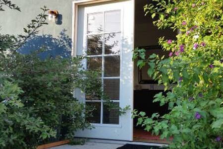 Building Photo - 2756 Locksley Pl