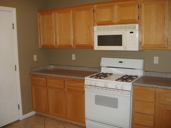 Building Photo - 3734 Solandra St