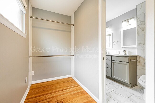 Building Photo - 1611 S Julian Way